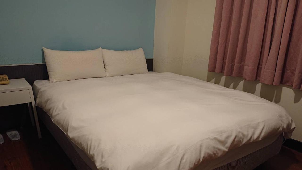 Wan Tai Hotel Kota Chiayi Bagian luar foto