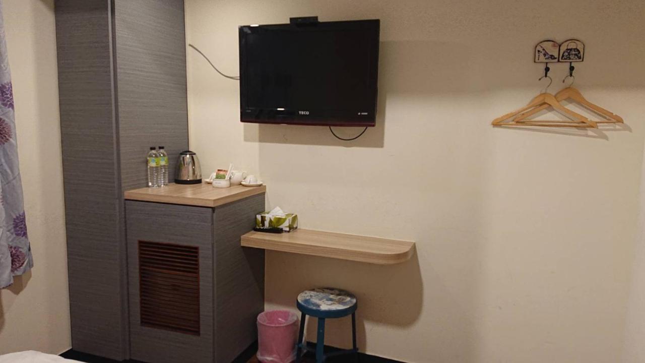 Wan Tai Hotel Kota Chiayi Bagian luar foto