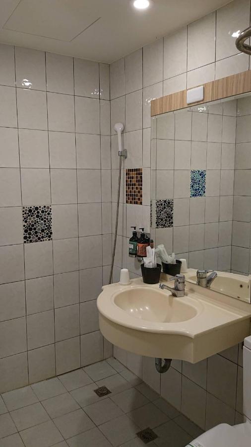 Wan Tai Hotel Kota Chiayi Bagian luar foto