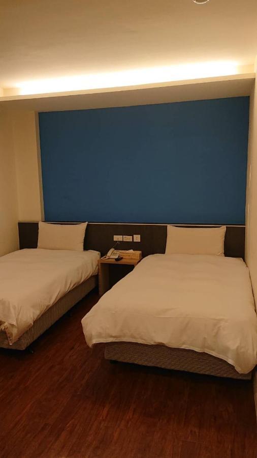 Wan Tai Hotel Kota Chiayi Bagian luar foto
