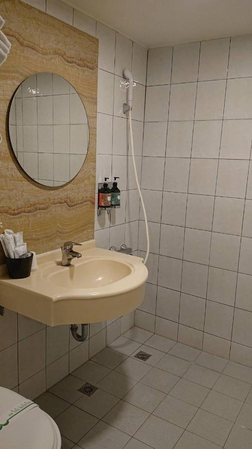 Wan Tai Hotel Kota Chiayi Bagian luar foto