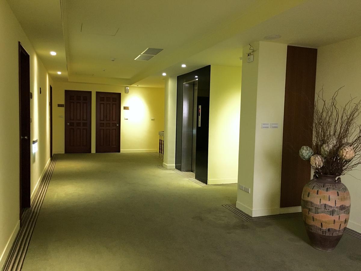 Wan Tai Hotel Kota Chiayi Bagian luar foto