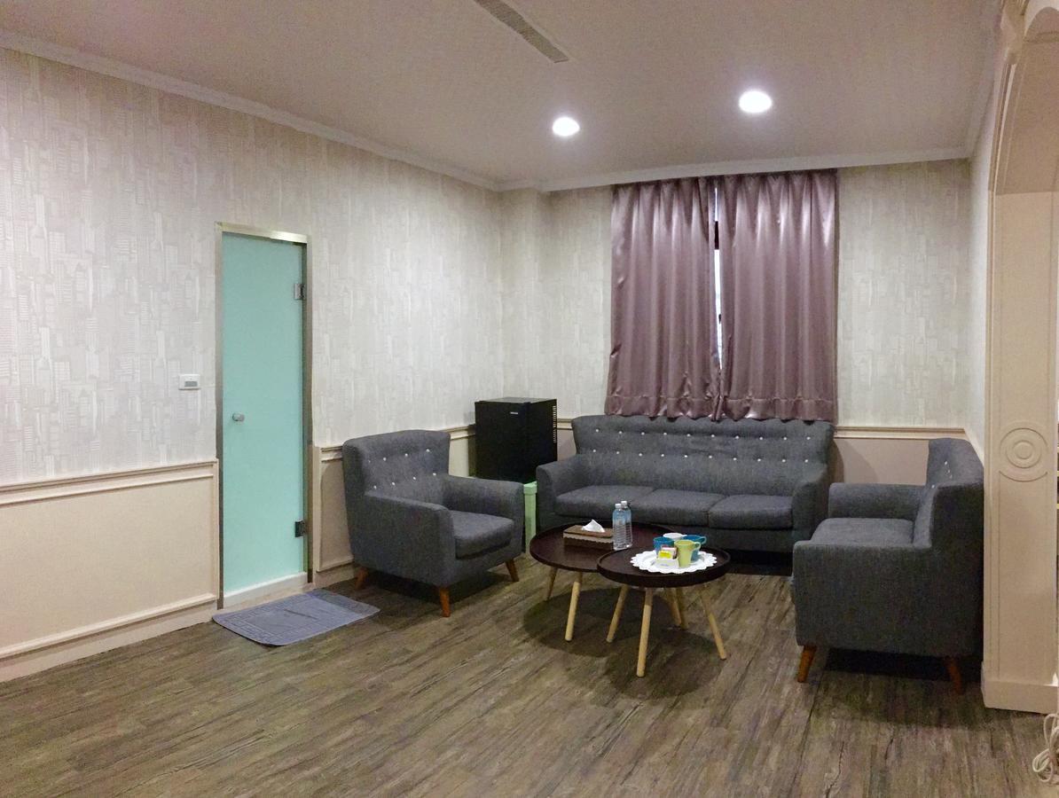 Wan Tai Hotel Kota Chiayi Bagian luar foto