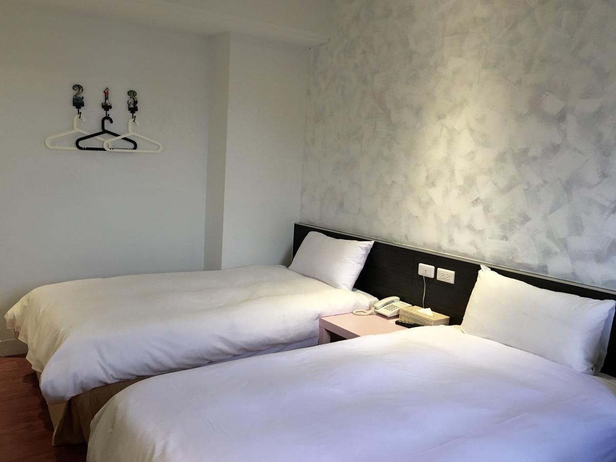 Wan Tai Hotel Kota Chiayi Bagian luar foto