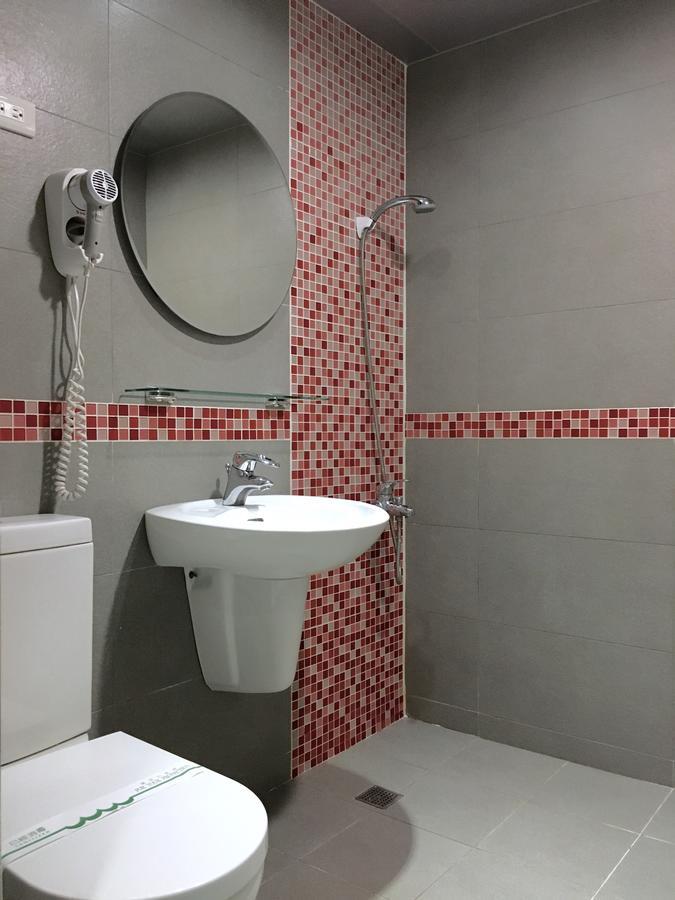 Wan Tai Hotel Kota Chiayi Bagian luar foto